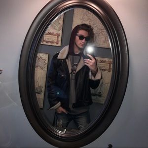 Meet your Posher, Adisson